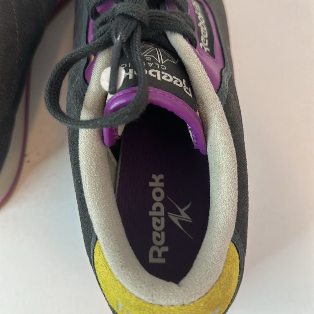 Woman’s Reebok - Picture 5 of 5